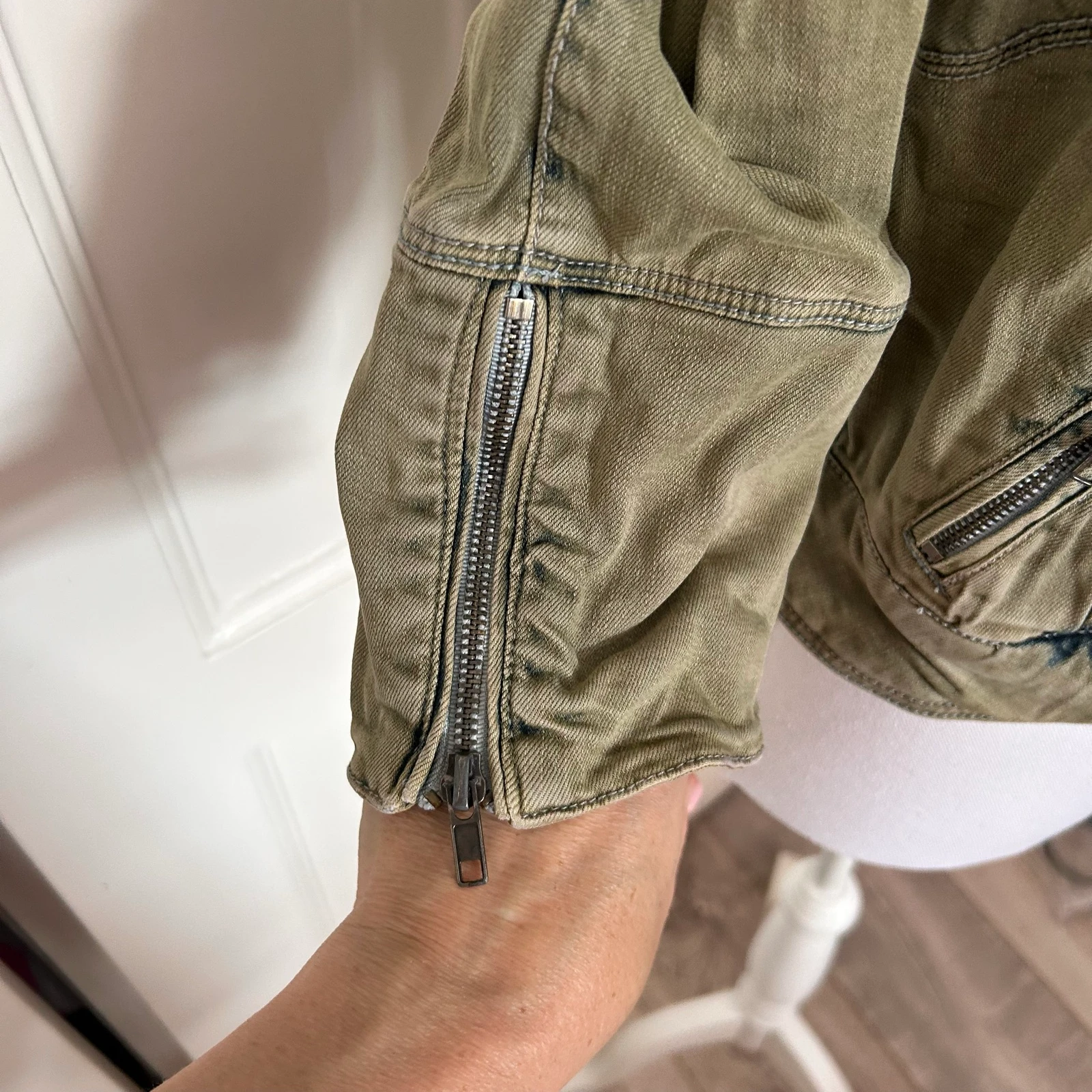 Bershka Stoer Biker Chaqueta de Mezclilla Verde Oliva con Tachuelas – Talla S – photo 5